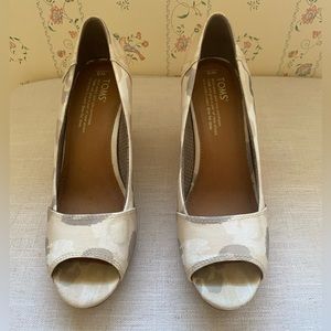 Toms Women’s Stella Peep Toe Wedge